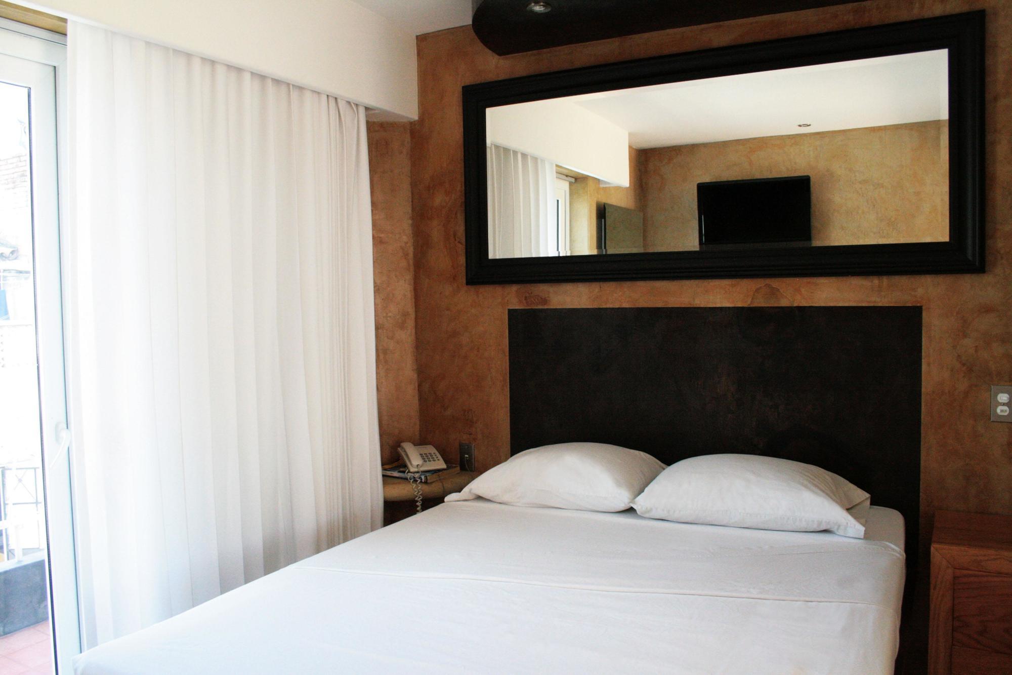 Hotel Rio Malecon Puerto Vallarta Bagian luar foto